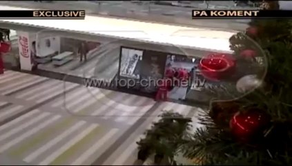 Grabitje ne  nje qender tregtare ne Tirane nga babagjyshet