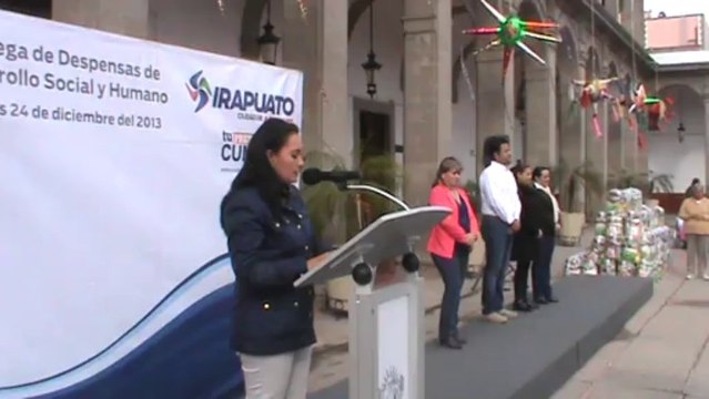 ENTREGAN DESPENSAS A VIEJITOS