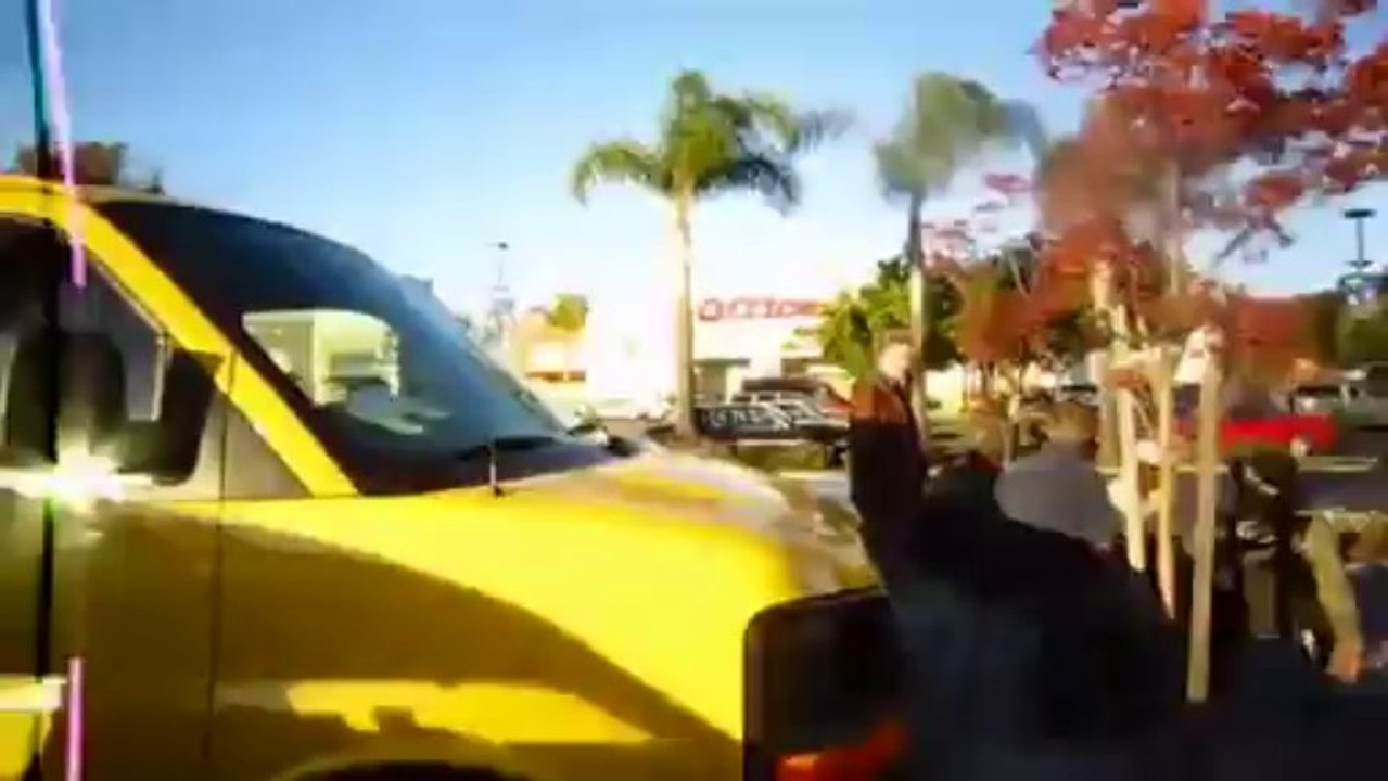 0111_Off Duty Cop, acts like an AsShOle