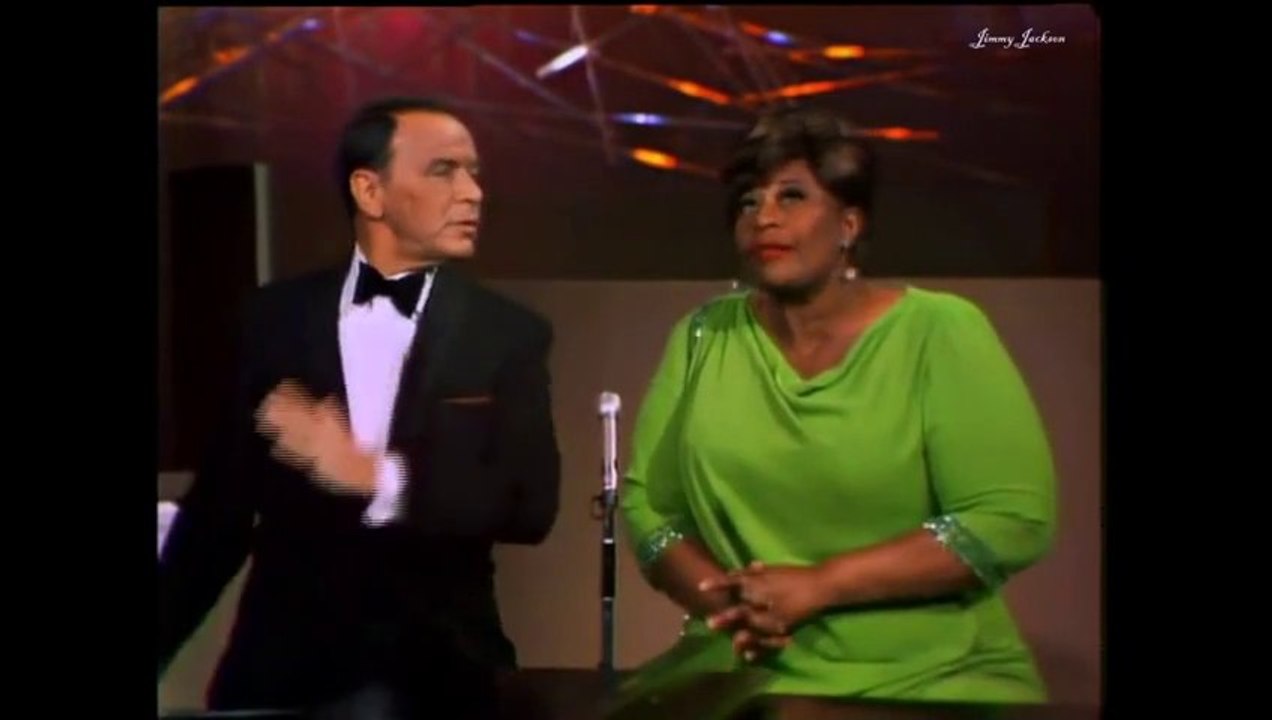 ELLA SINGS WITH… (0:38 HD)