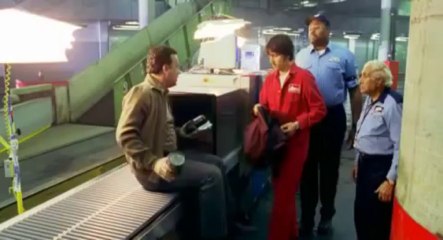 The Terminal [2004] - Trailer