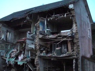 tempête. Une maison s'effondre dans l'Isole 2/3