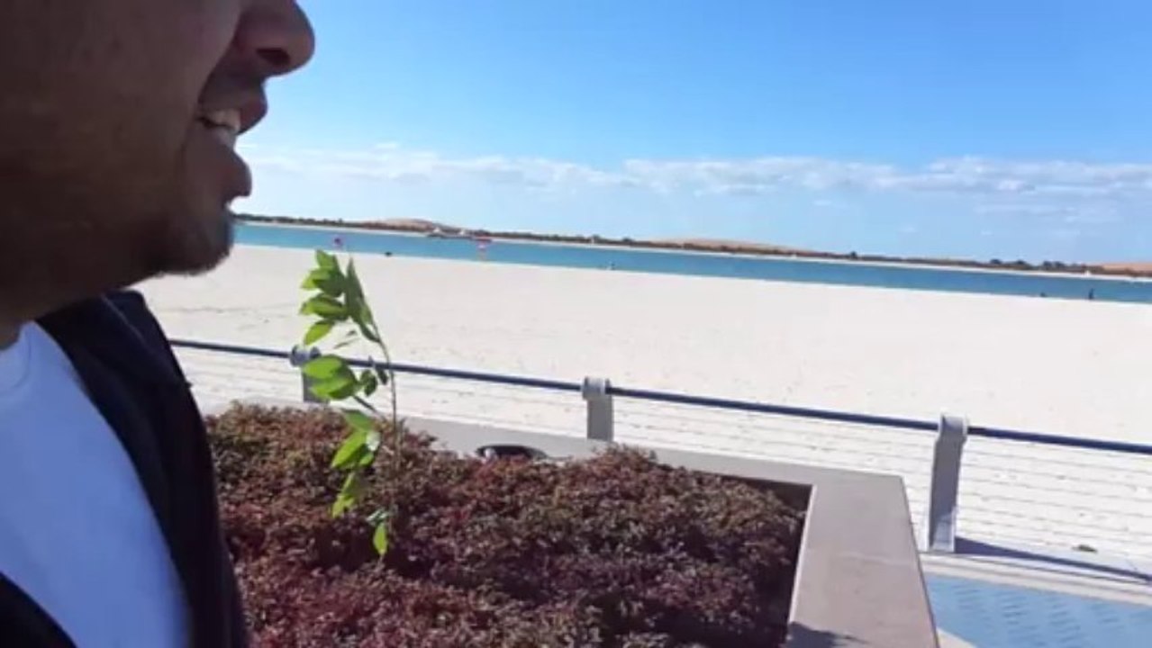 2/6 Cornich Beach