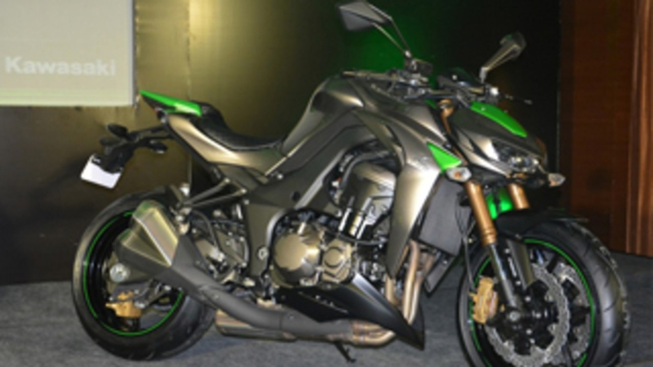 Kawasaki Z1000 Bike Walk around Video
