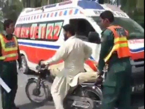 Amazing - Rescue 1122 Providing Their Services In Pakistan