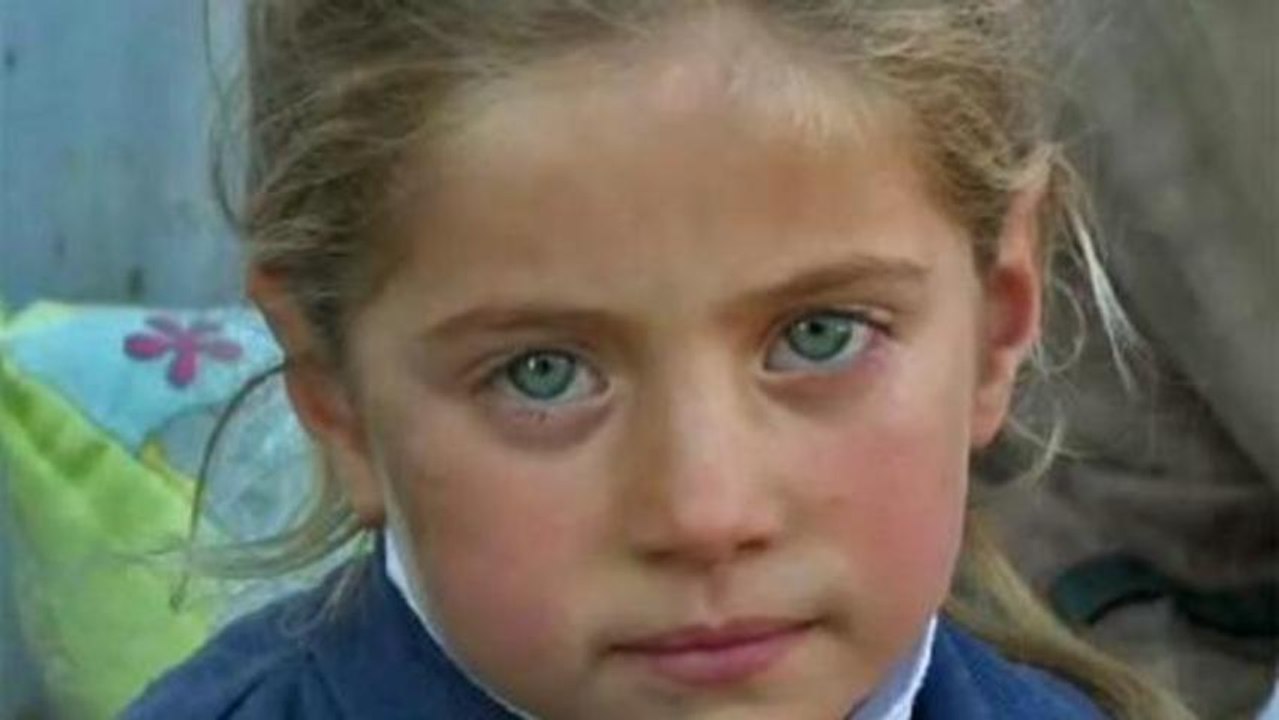 Displaced Syrian children celebrate Christmas