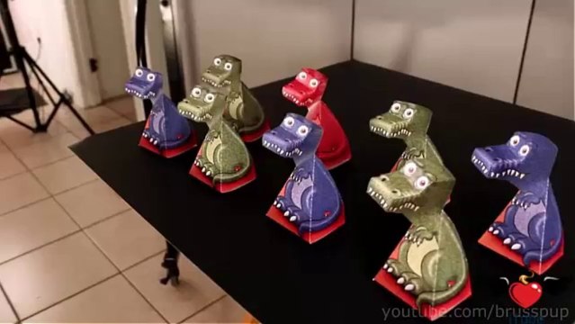 Illusione ottica di T-REX che girano la testa