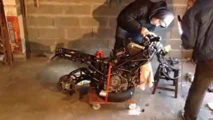 Ducati x diisign : le montage complet de la néo rétro Mostro en timelapse