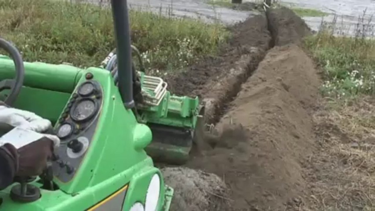 Avant láncos árokásó