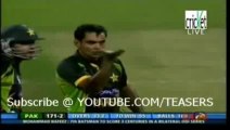 Mohammad Hafeez Blowing Kiss to his Wife During Pakistan vs Srilanka 4th ODI 2013 - YouTube