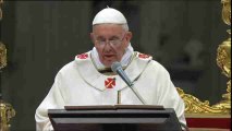 El papa Francisco oficia la primera misa del Gallo de su pontificado