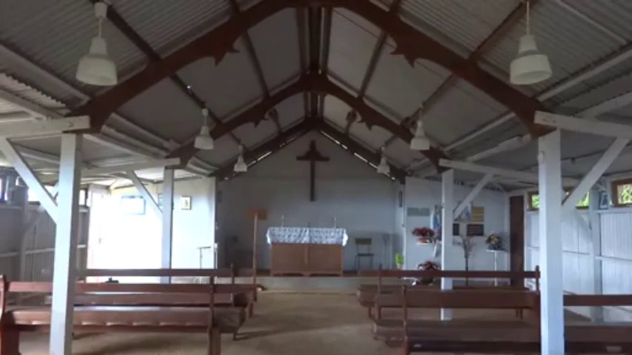 Nouvelle Caledonie: Le village fantome de la mine de Tiébaghi (son eglise)