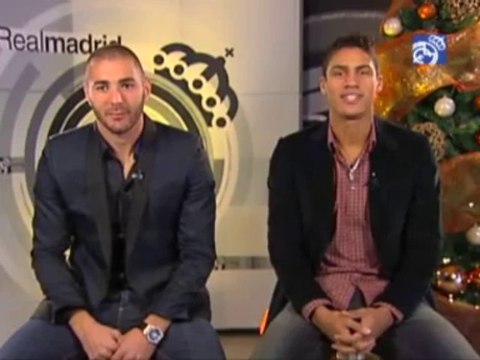 Benzema y Varane os desean una feliz Navidad