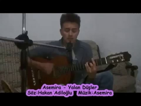 İzlenme rekorları kıran amatör ayrılık şarkısı 2013 (Yalan Düşler)