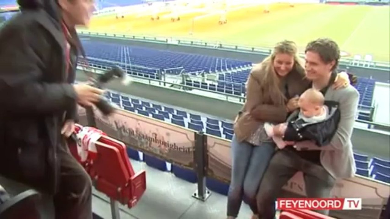 15-02-2012 Janmaat ondertekent contract