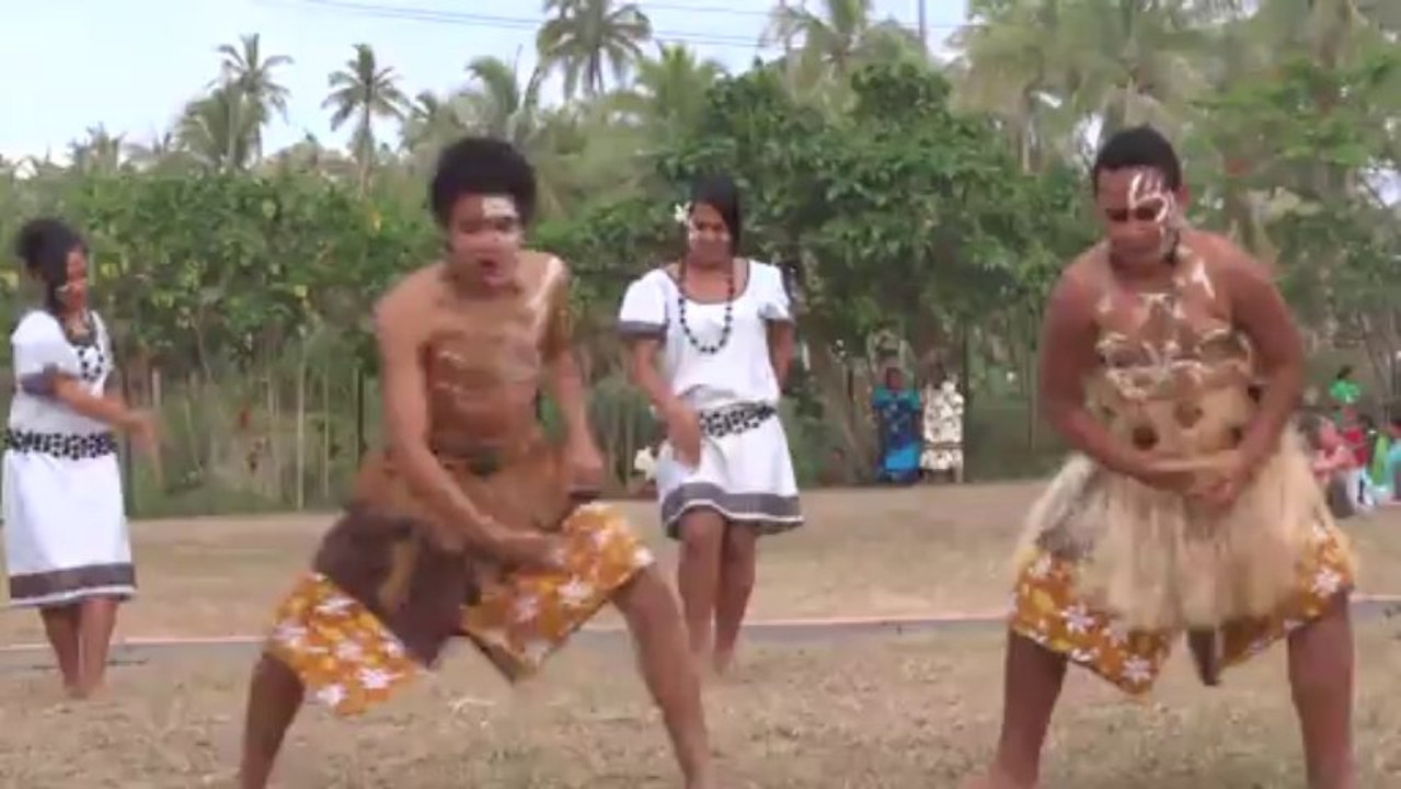 Nouvelle Caledonie: Dance Tahitienne