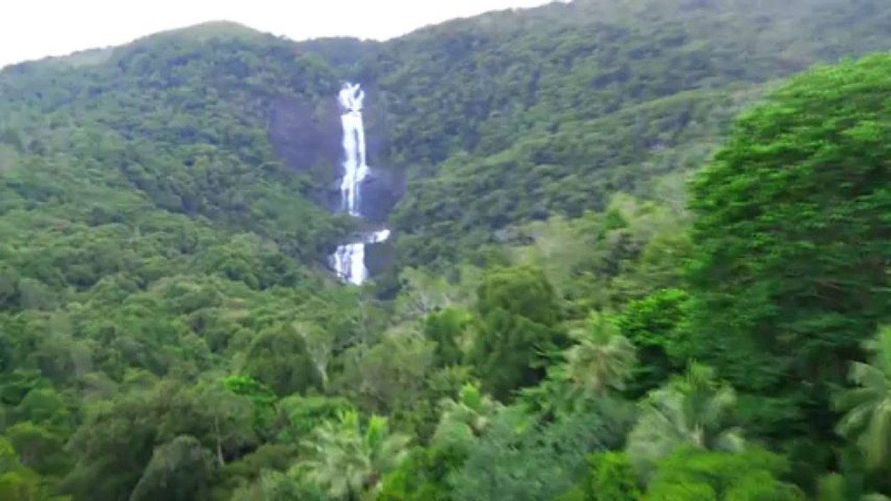 Nouveller-Caledonie: En direct de la Cote Est