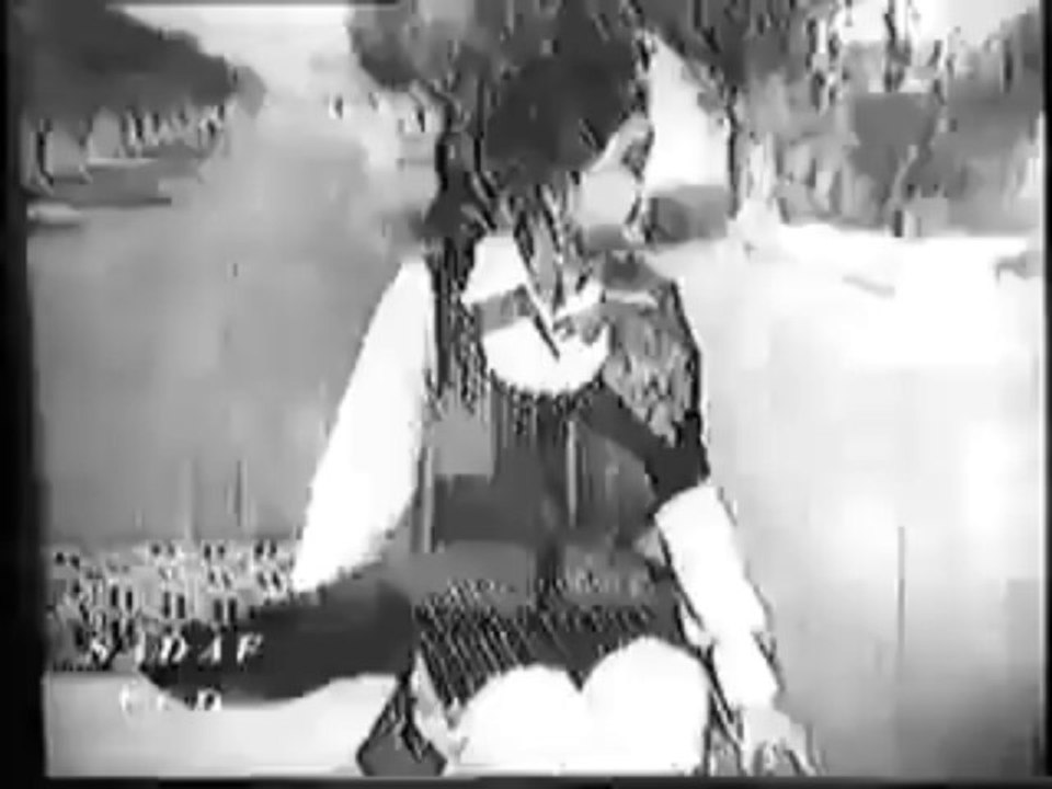 Mujhay Talash Thi Jiski Wo Humsafar Tum Ho - (Late) Ahmed Rushdi & (Late) Mala