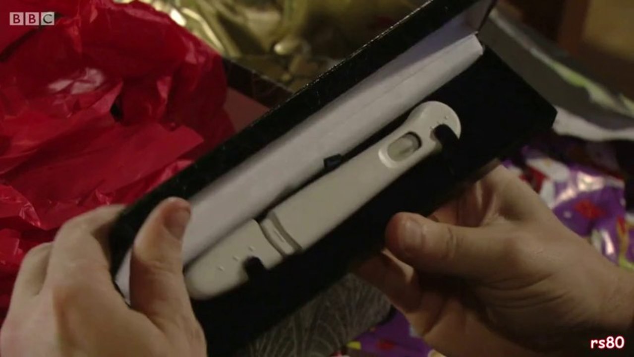 Kat & Alfie unwrap their presents