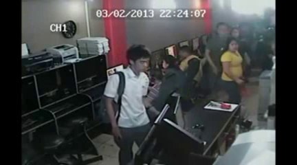 Fight Inside a Computer Shop in Manila, Philippines 2013