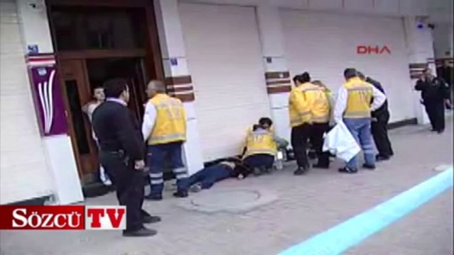 Genç kadına sokak ortasında 4 kurşun!