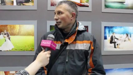 Довольные покупатели в предновогоднем ТЦ «Муравей».