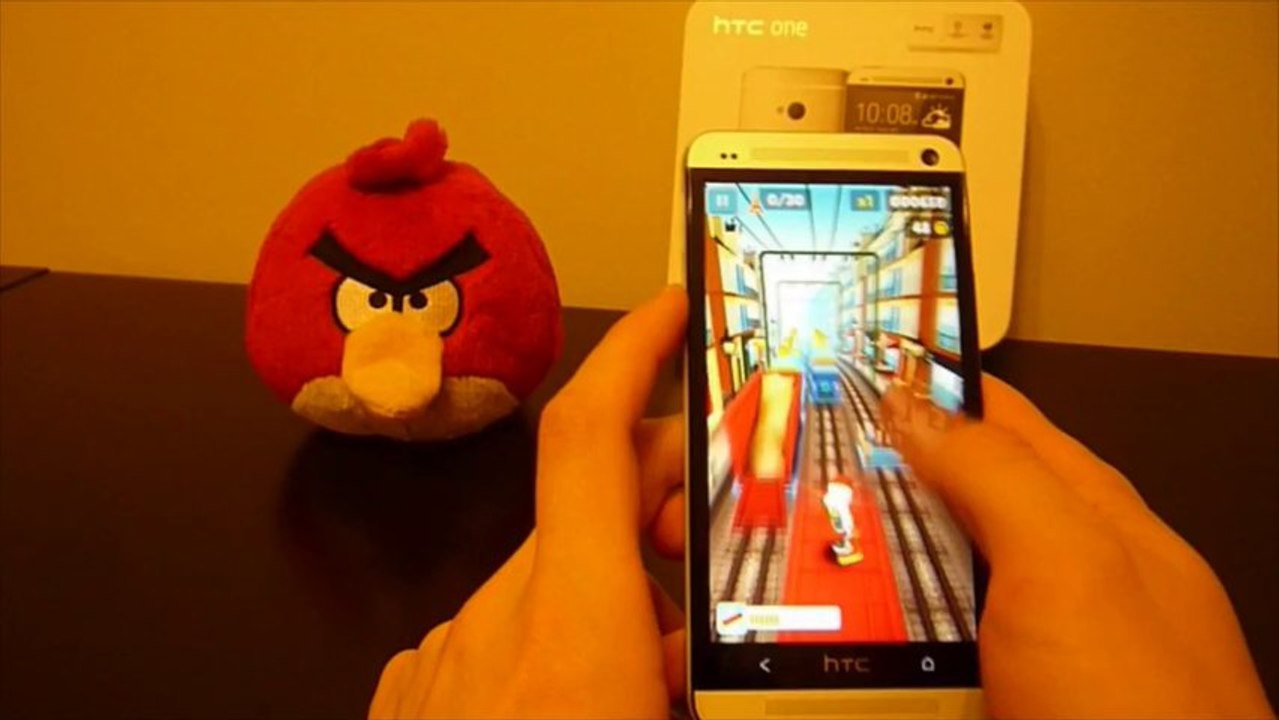 Обзор HTC One
