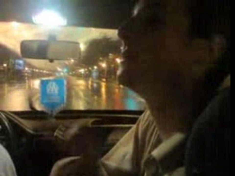 Marc tête dans le pare-brise