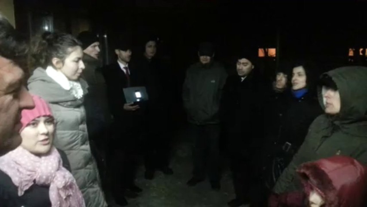 Caroling in the Christmas Eve 2013