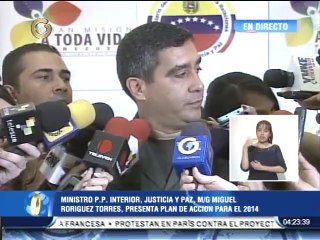 "No está planteada" una medida del Gobierno para Simonovis