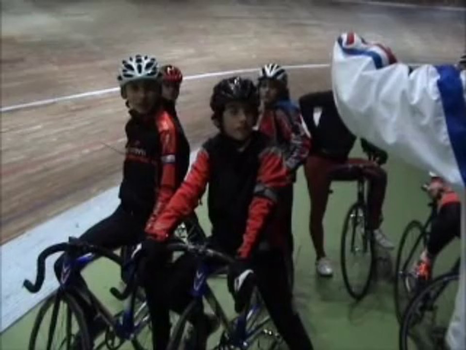 Baptême sur piste pour l'école de cyclisme du Vélo Club Six-Fours