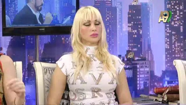 Hz. Mehdi (as) görkemli bir lider görünümündedir.