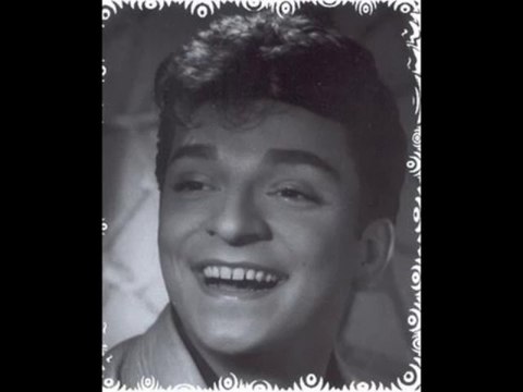 Zeki Müren - Kırk Yıllık Dost Gibiyiz