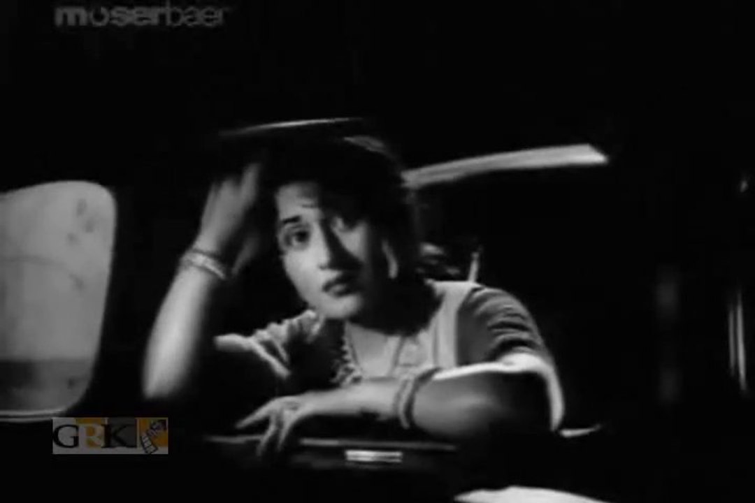 KISHORE KUMAR - Ek Ladki Bheegi Bhagi Si - CHALTI KA NAAM GADI