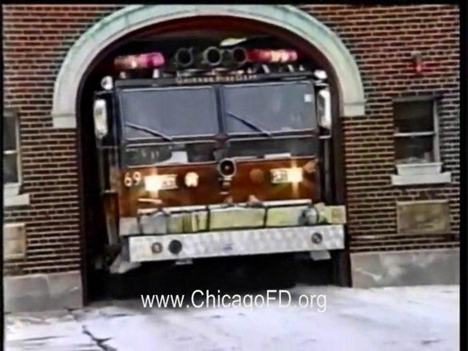 Chicago Fire Dept. - Engine Co 69 Still & Box Alarm at 4039 N. Kedvale