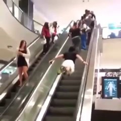 Superman on the escalator : Crazy!