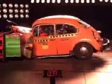 Crash test sur des vieilles voitures : Coccinelle et Golf de 1983!