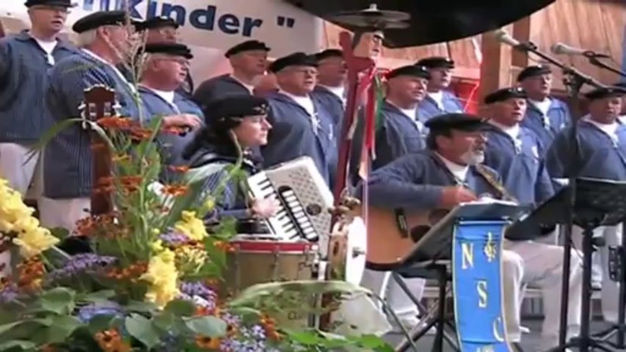 Auftritt in Glücksburg-Holnis vom Niebüller Shanty-Chor e.V.