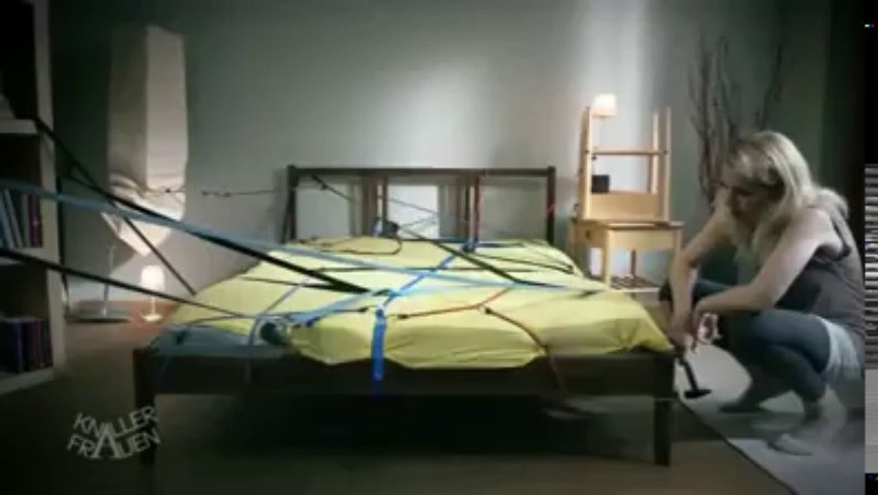 How Girls Put Fitted Sheet On Bed - Hilarious