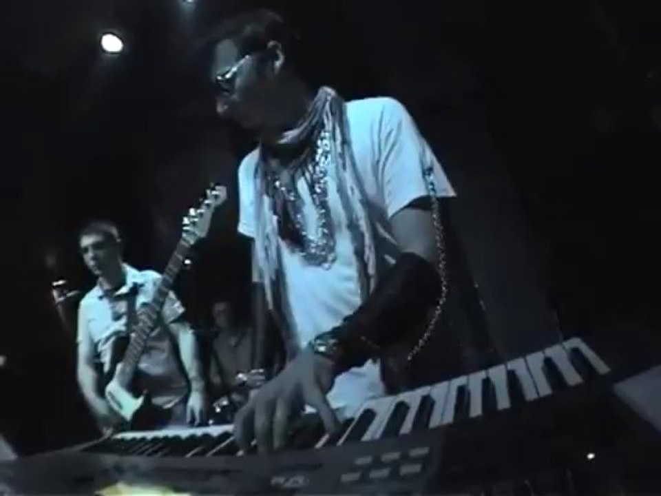 GROOVE UP - Sky - Sonique - live band cover