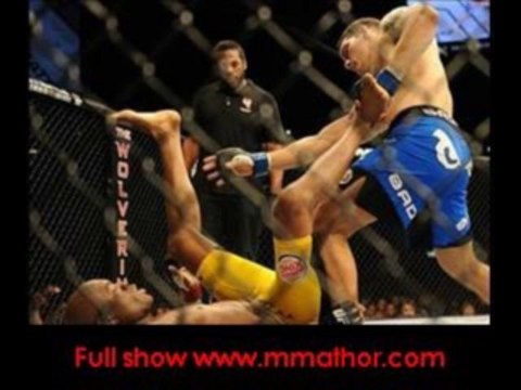 Anderson Silva snaps the leg