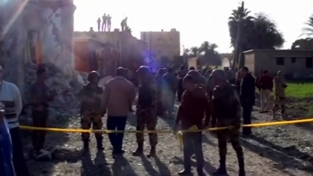 Blast at Egyptian army building wounds four soldiers
