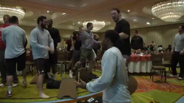 Les fans des Winsconsin Badgers deviennent fou au moment du Touch Down de Randall Cobb.