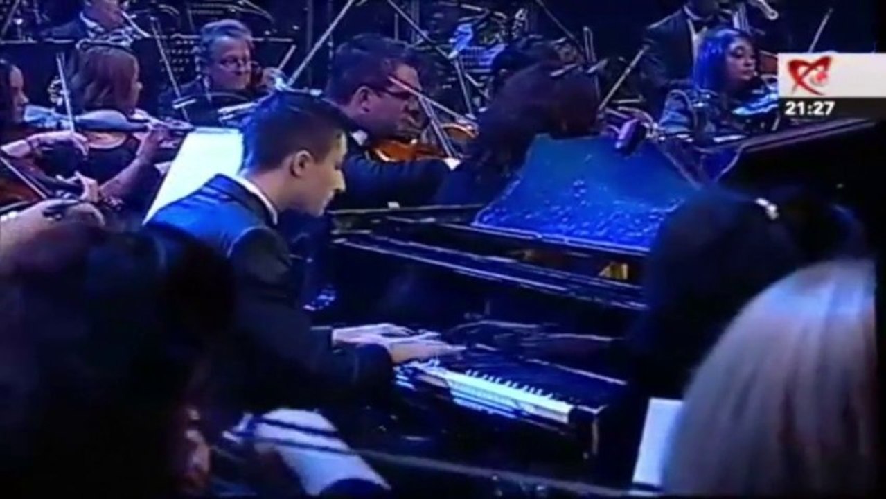 Sasha Pavel - live at 'Christmas Very Classic'