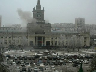 Video herunterladen: Russian Train Station Explosion - Volgograd, Russia