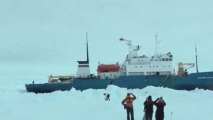 Weather hits Arctic ship rescue bid