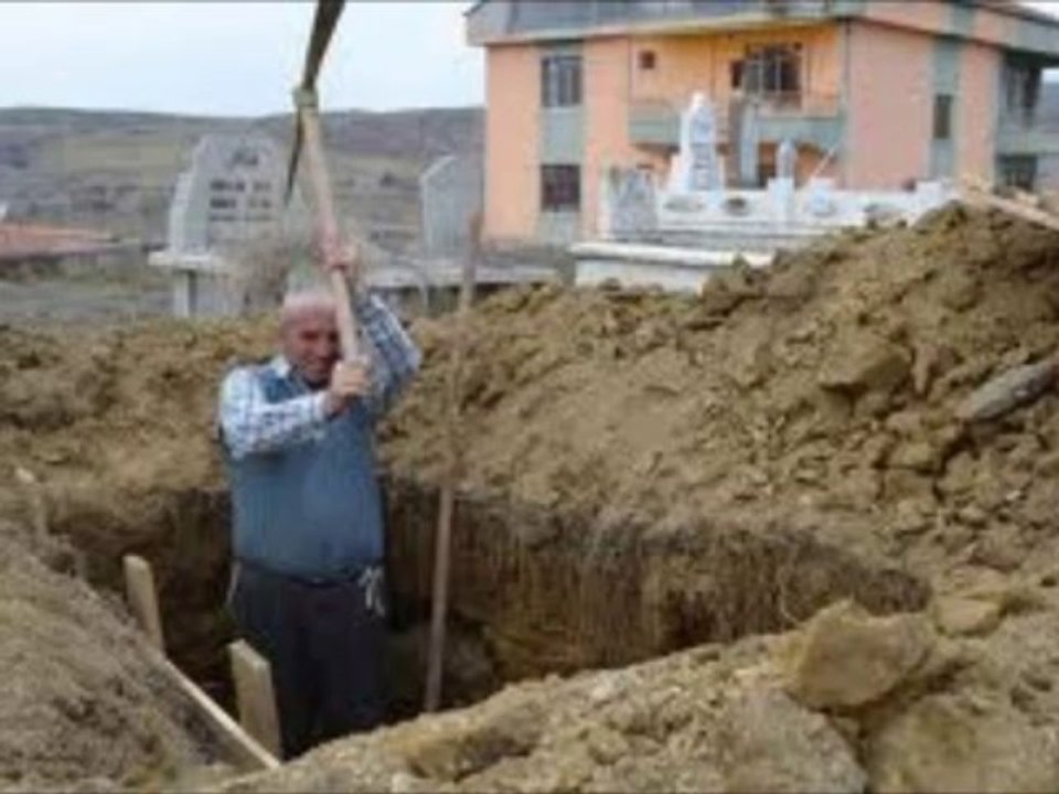 kaz mezarcı kadir eker