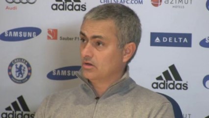 Mou ironiza con el penalti a Suárez