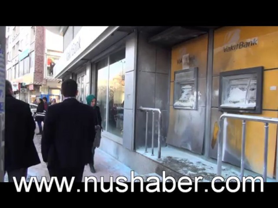 Nusaybin'de Banka Atm'sine Molotoflu Saldırı