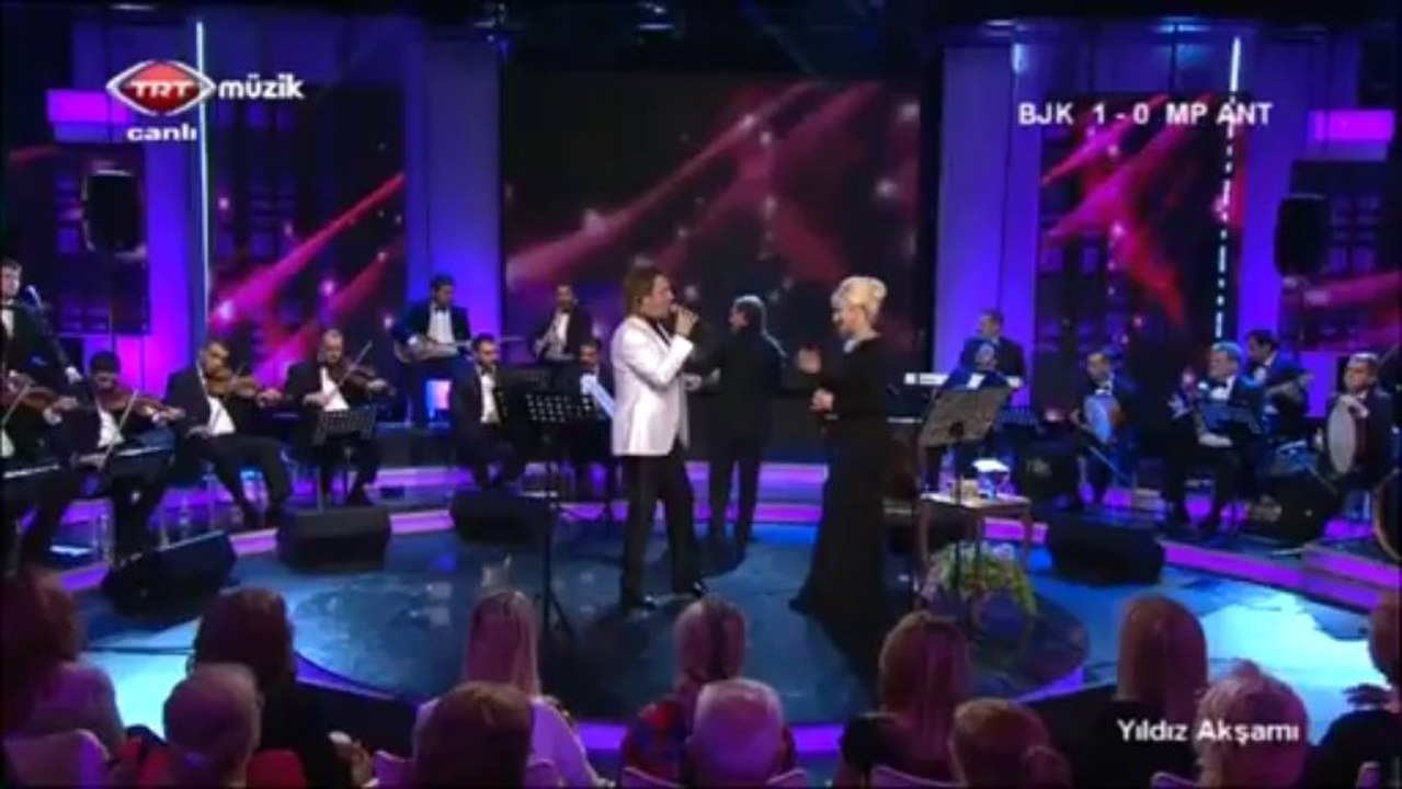 Gökhan Sezen - Muazzez Ersoy - Bir Sokak Çeşmesi Oldu Gençliğim